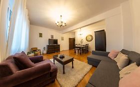 Rare Vintage 1Br Apt W Balcony & Self Check In